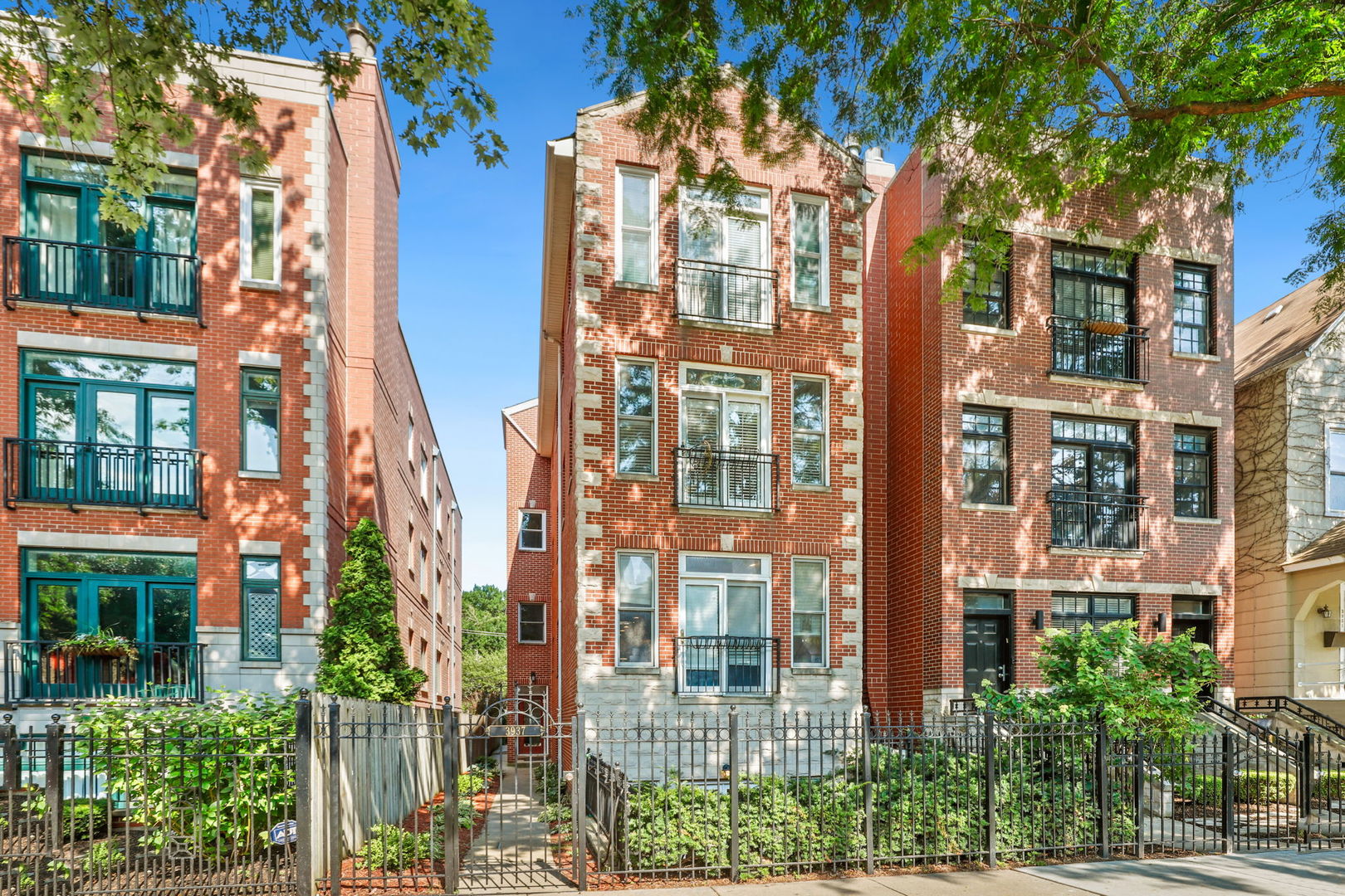 3937 N GREENVIEW Avenue Unit: 1