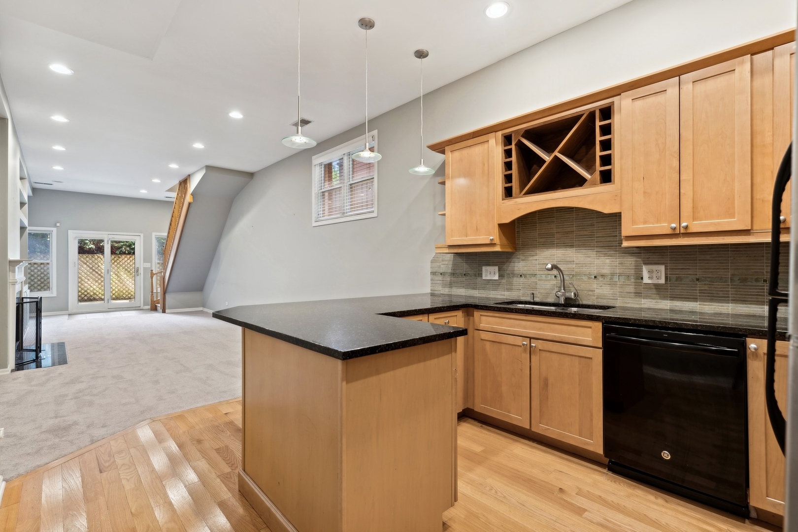 3937 N GREENVIEW Avenue Unit: 1