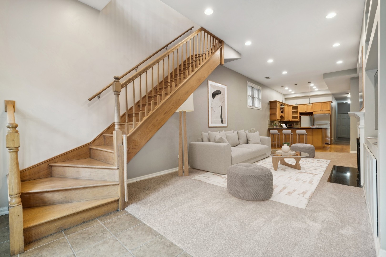 3937 N GREENVIEW Avenue Unit: 1