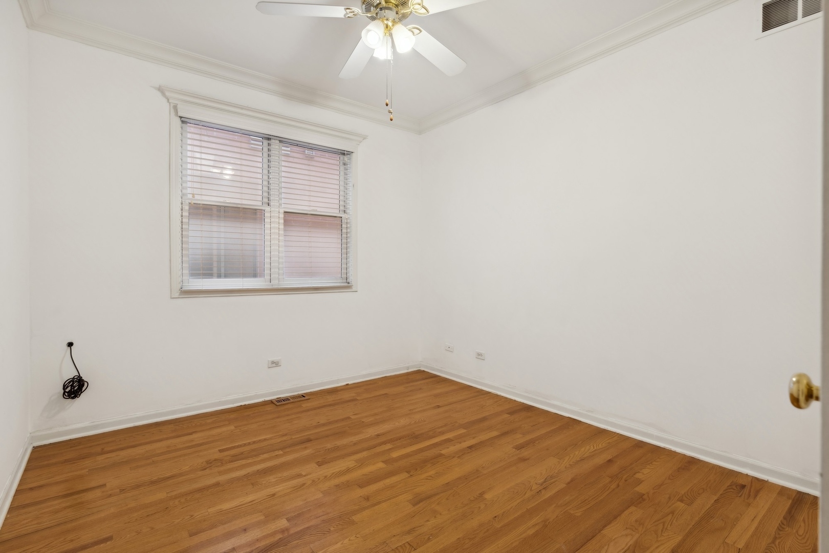 3937 N GREENVIEW Avenue Unit: 1