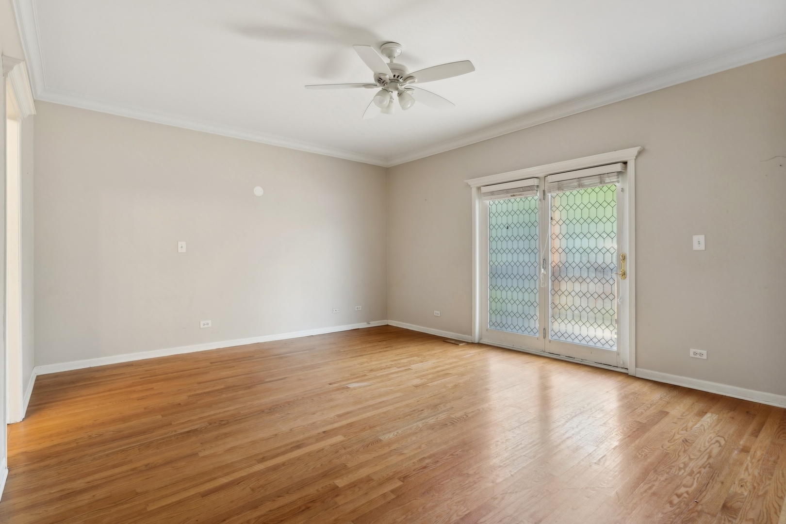 3937 N GREENVIEW Avenue Unit: 1