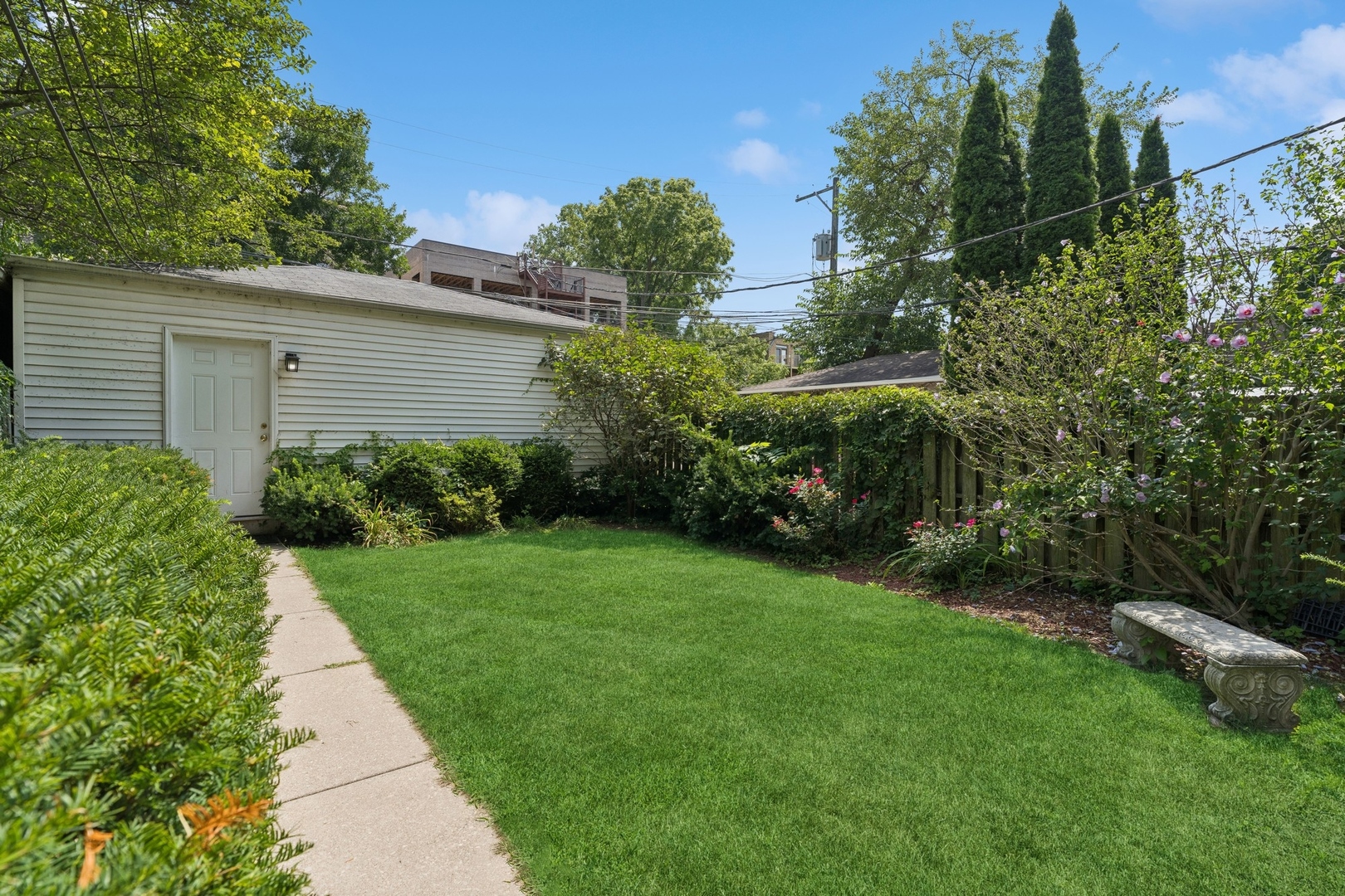 3937 N GREENVIEW Avenue Unit: 1