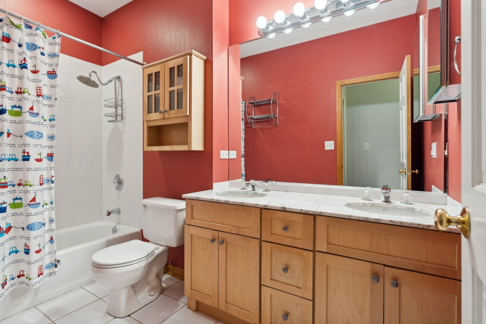 3937 N GREENVIEW Avenue Unit: 1