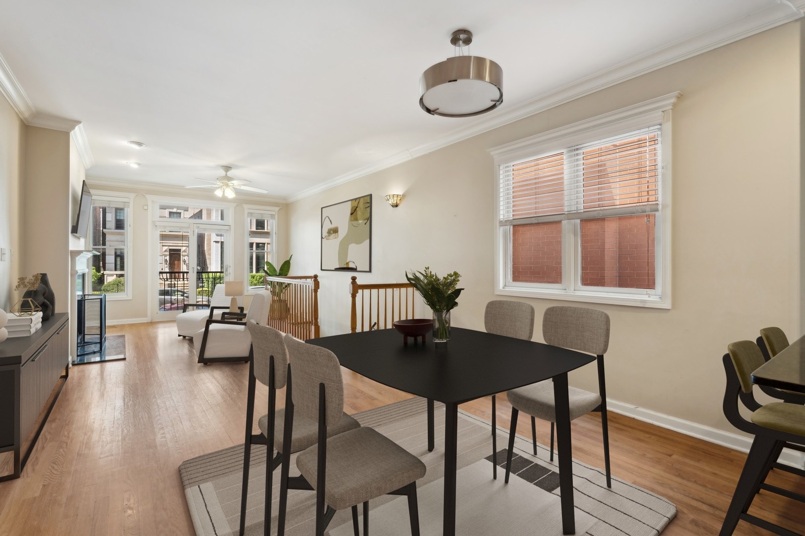 3937 N GREENVIEW Avenue Unit: 1