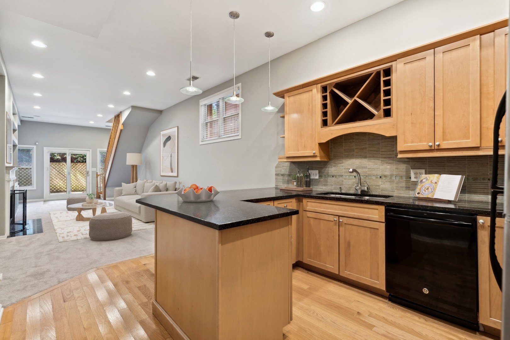 3937 N GREENVIEW Avenue Unit: 1