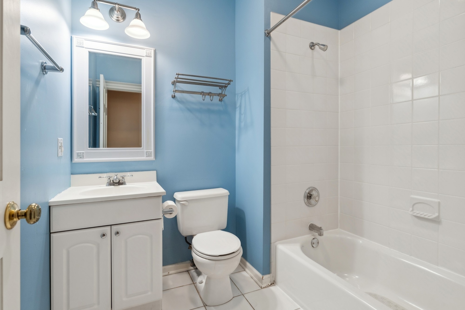 3937 N GREENVIEW Avenue Unit: 1