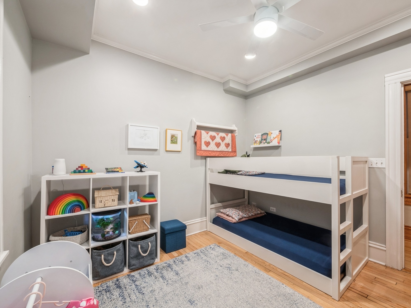 545 W Melrose Street Unit: 1