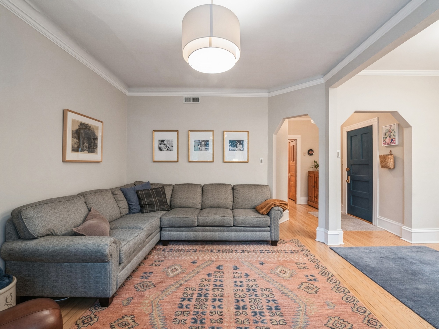 545 W Melrose Street Unit: 1