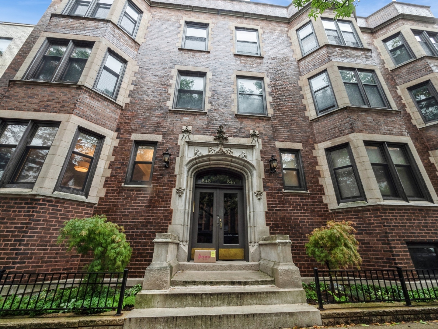 545 W Melrose Street Unit: 1
