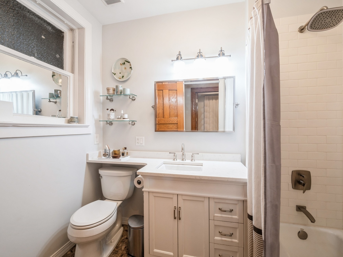 545 W Melrose Street Unit: 1