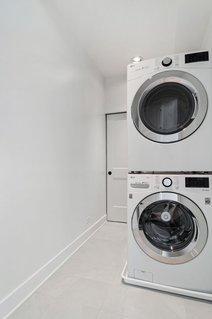 1116 W Addison Street Unit: 3