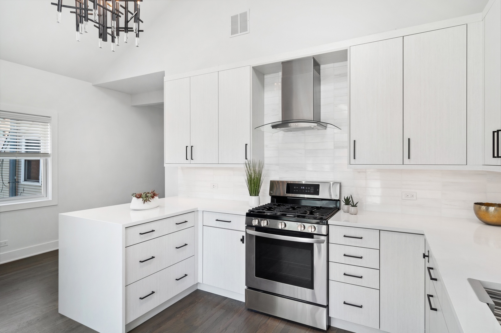 1116 W Addison Street Unit: 3