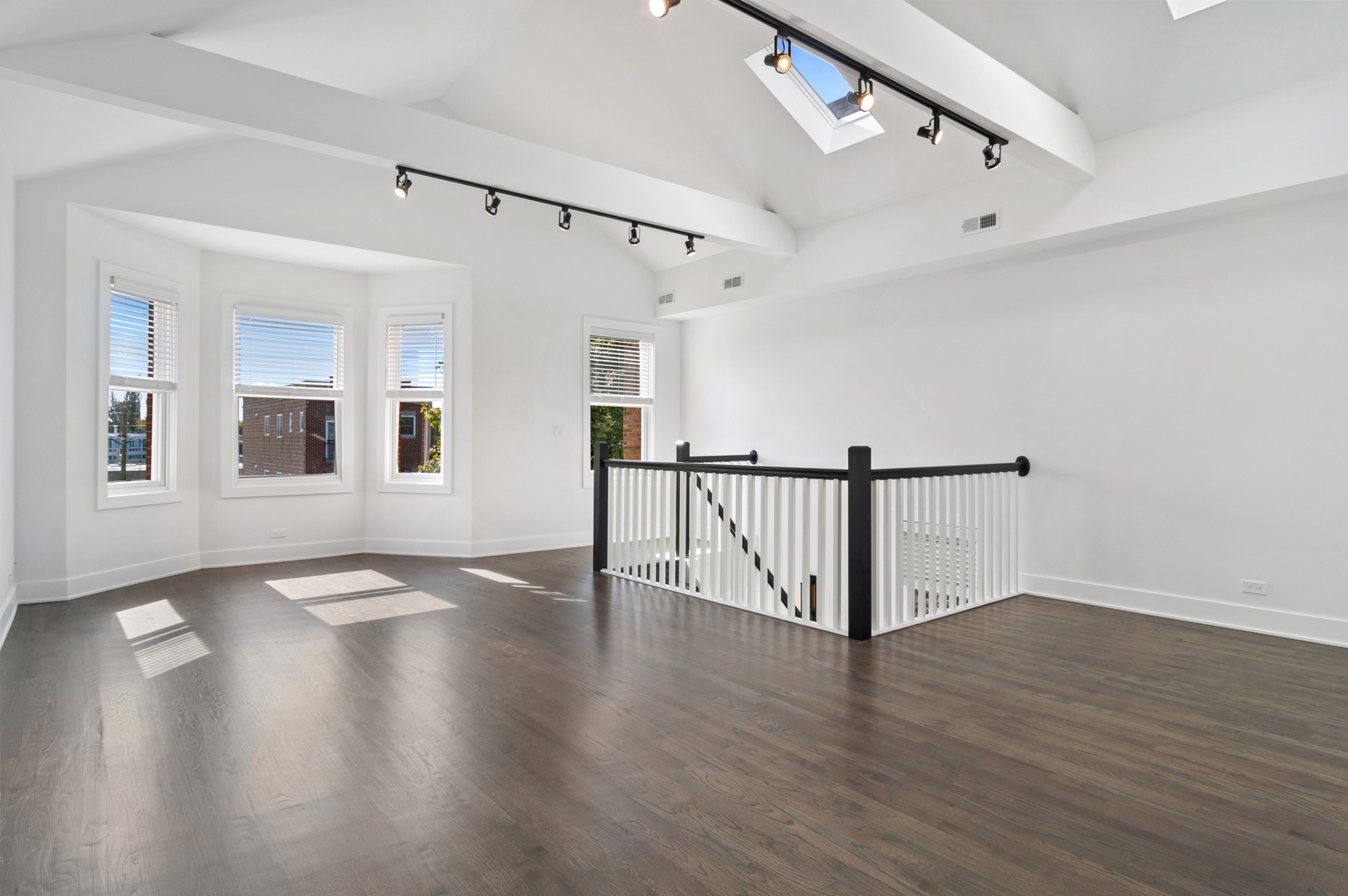 1116 W Addison Street Unit: 3