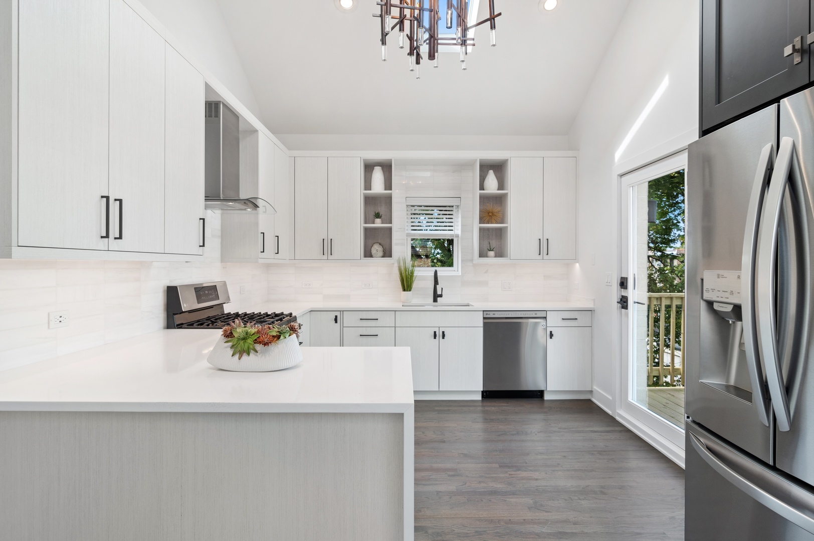 1116 W Addison Street Unit: 3