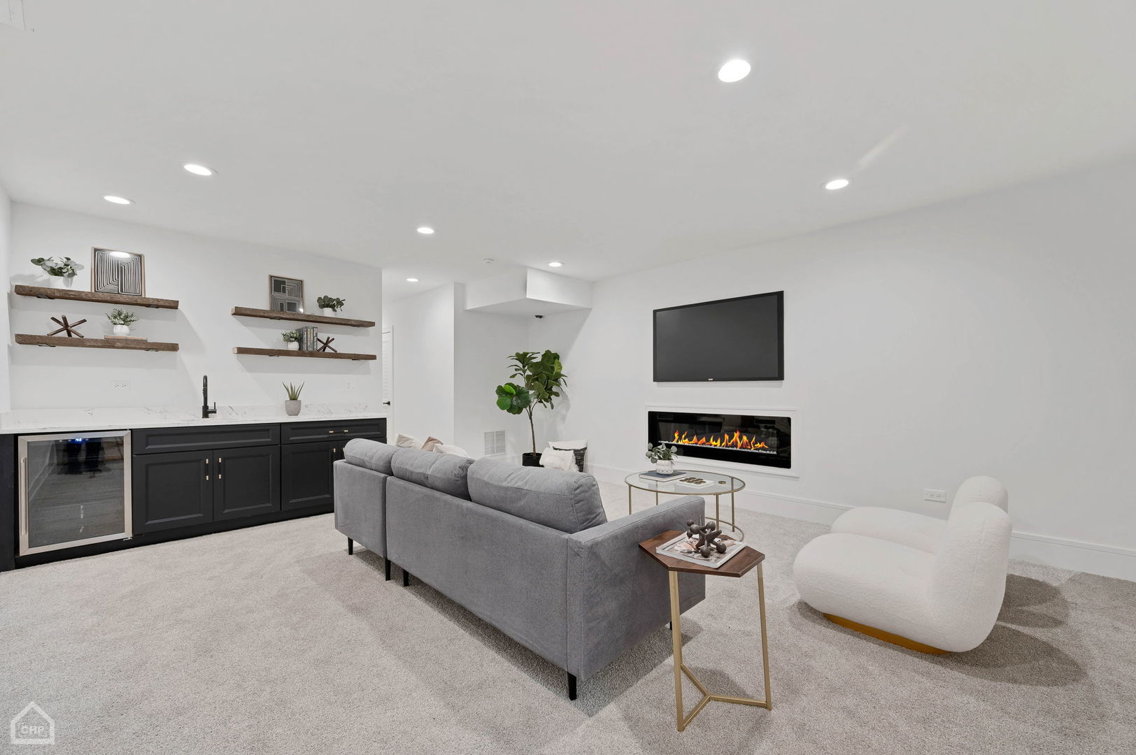3045 N Spaulding Avenue