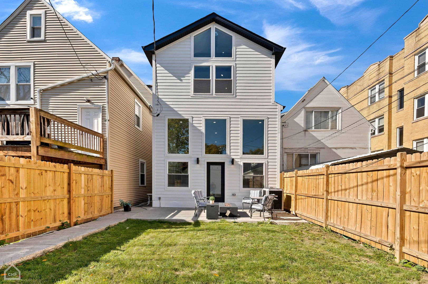 3045 N Spaulding Avenue