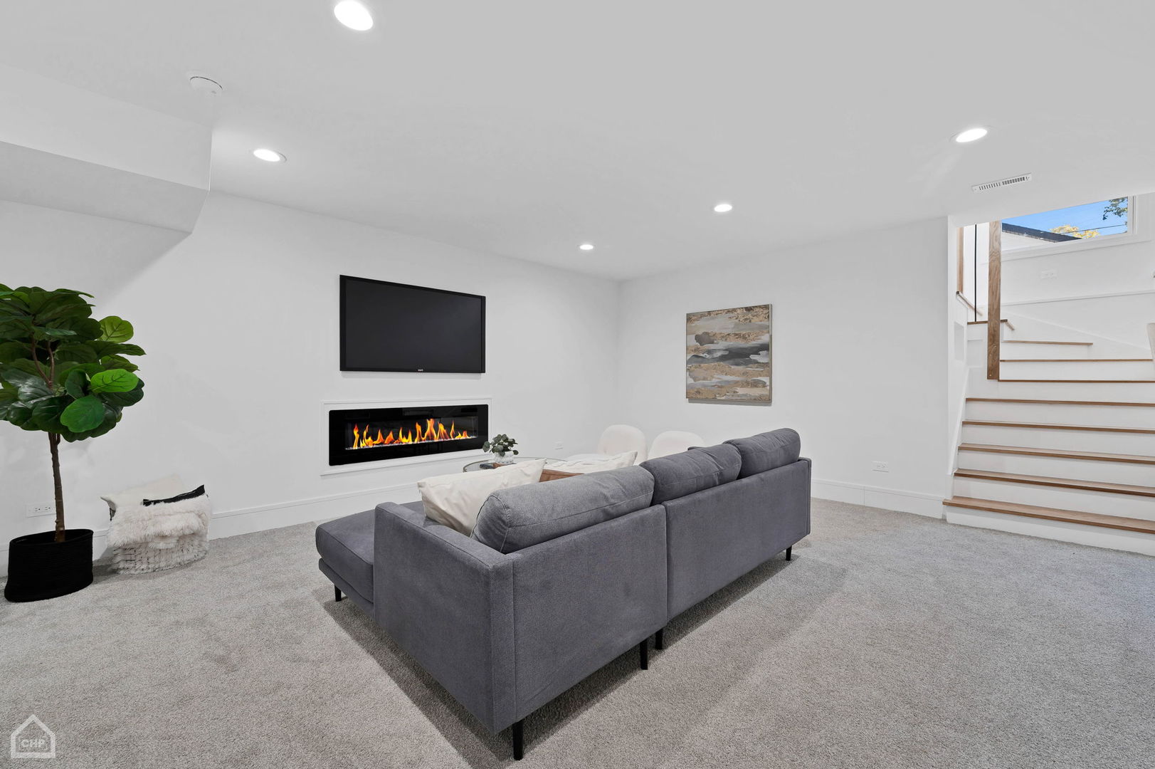 3045 N Spaulding Avenue