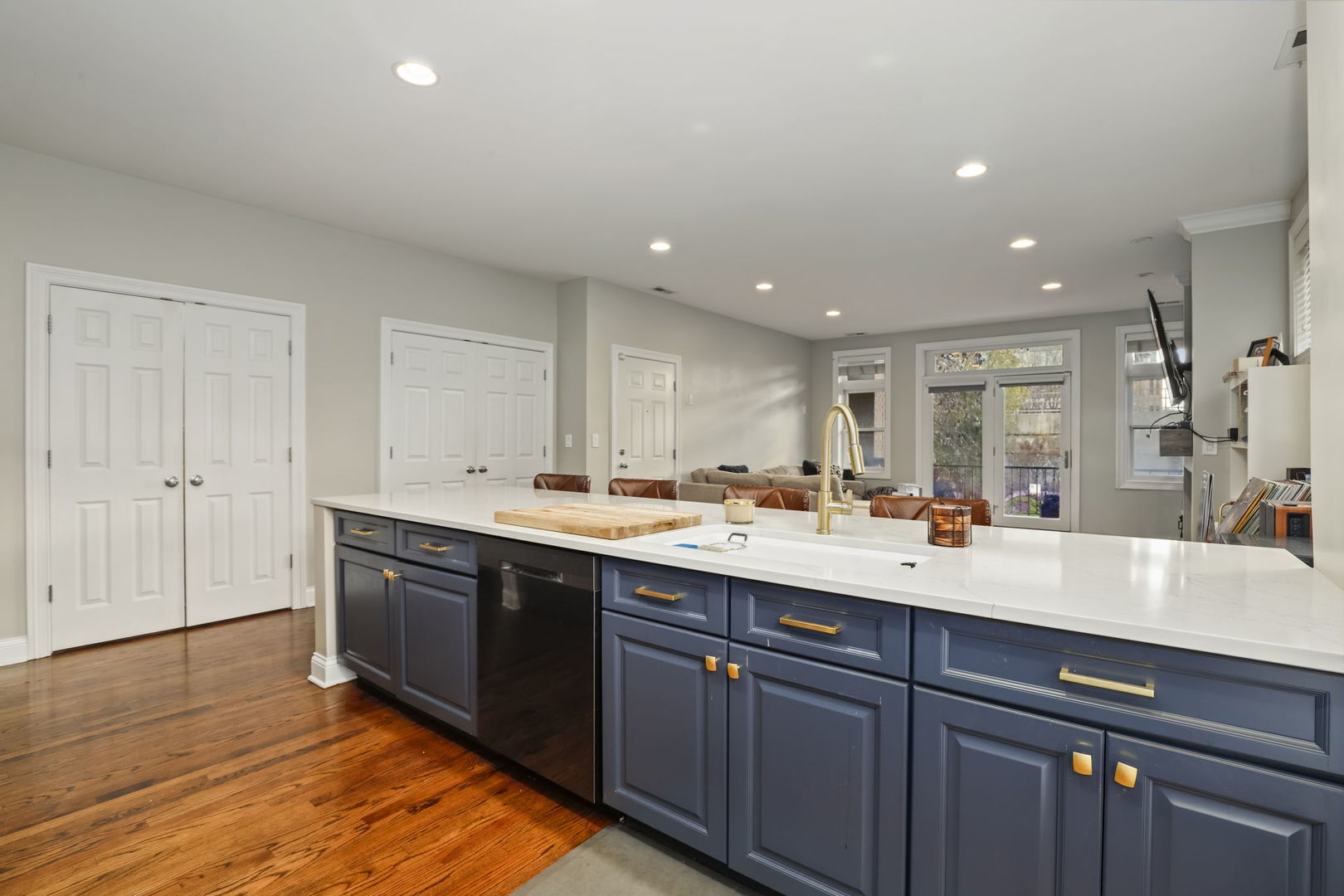 1122 W Hubbard Street Unit: 2W