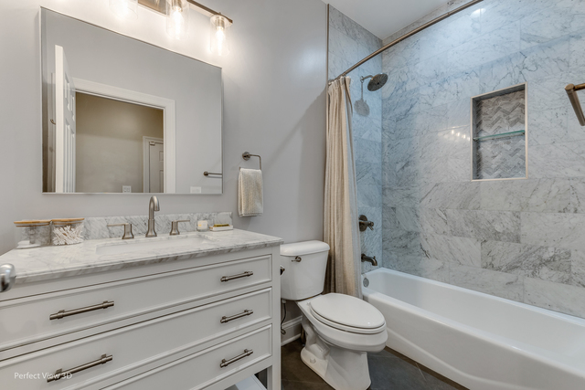 1122 W Hubbard Street Unit: 2W