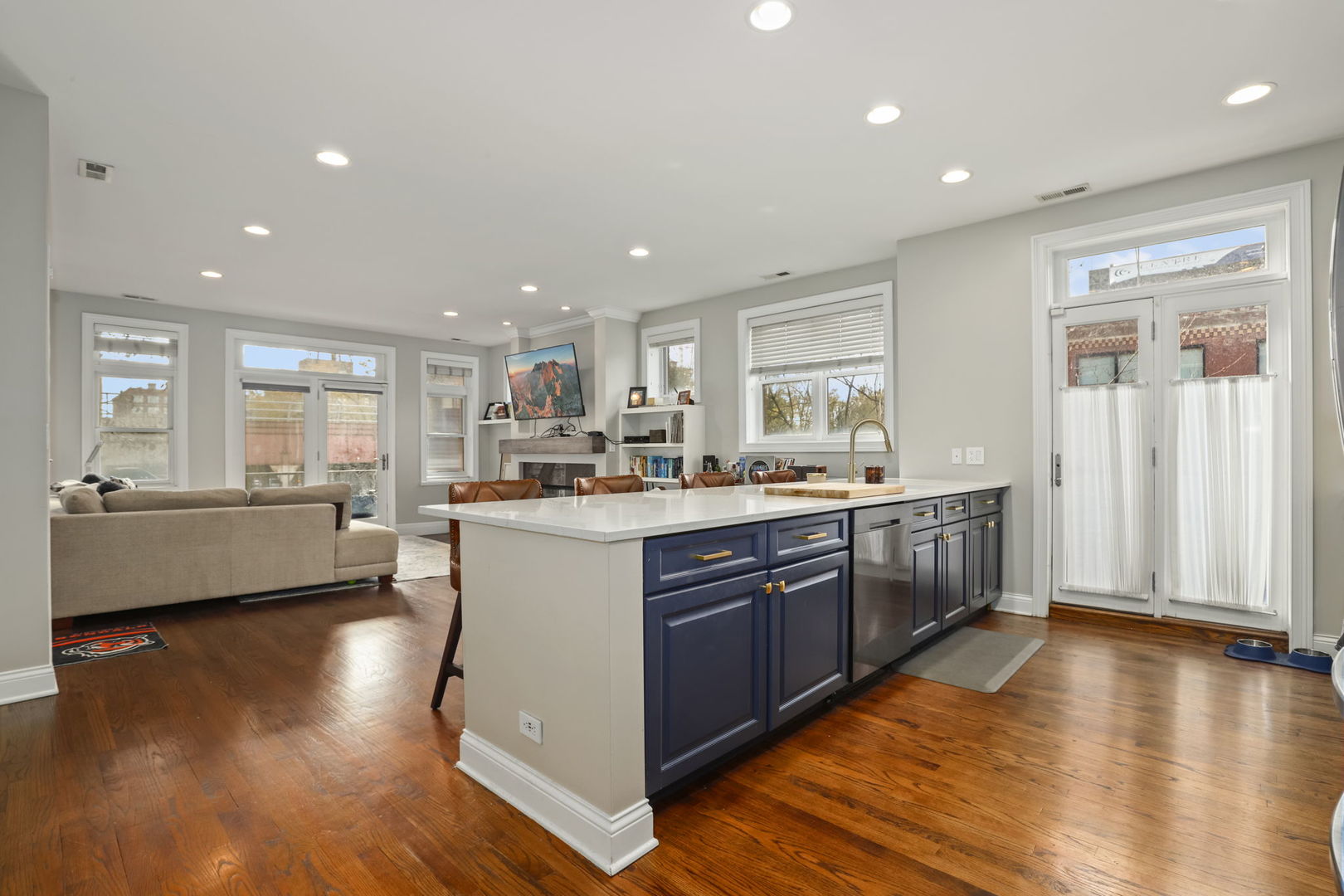 1122 W Hubbard Street Unit: 2W