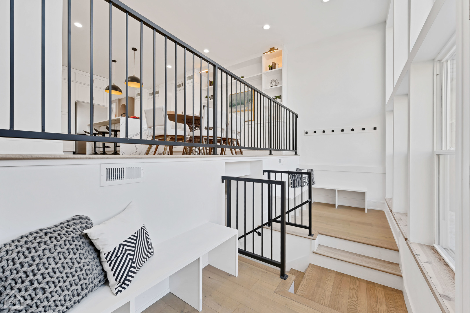 2640 N Springfield Avenue