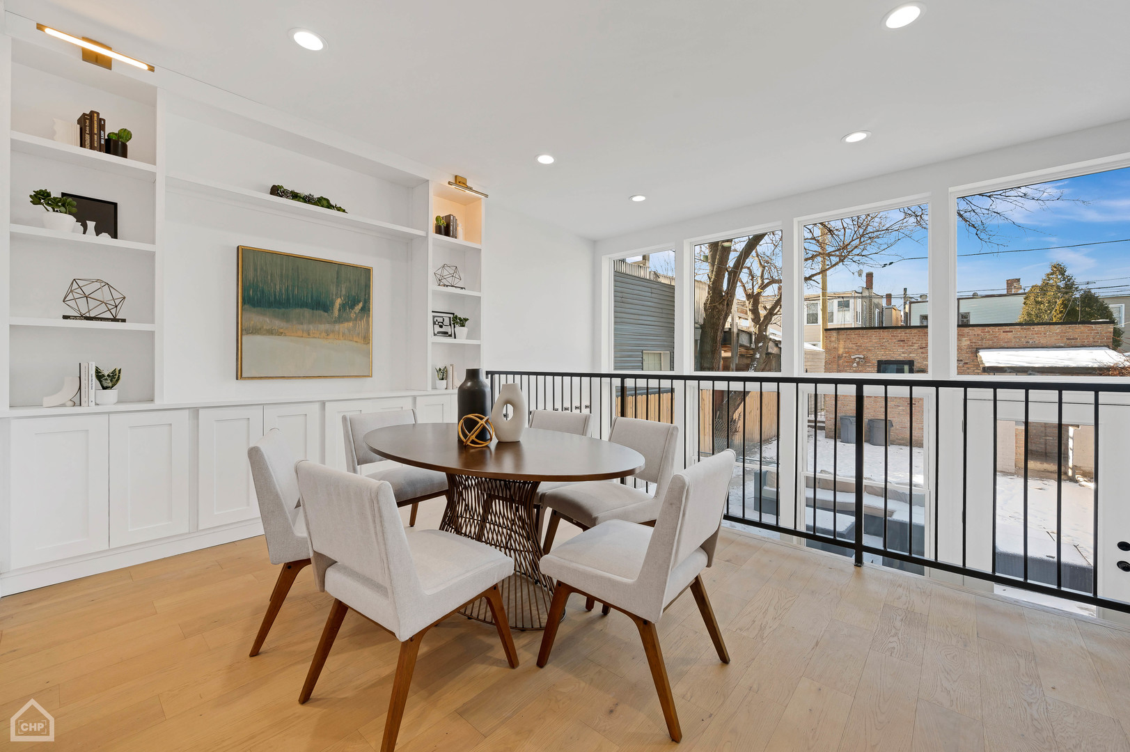 2640 N Springfield Avenue