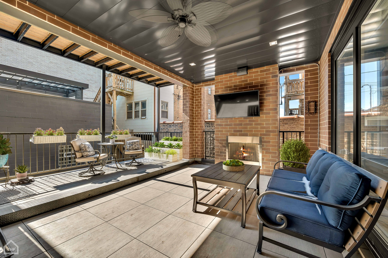 2127 N Racine Avenue Unit: 2