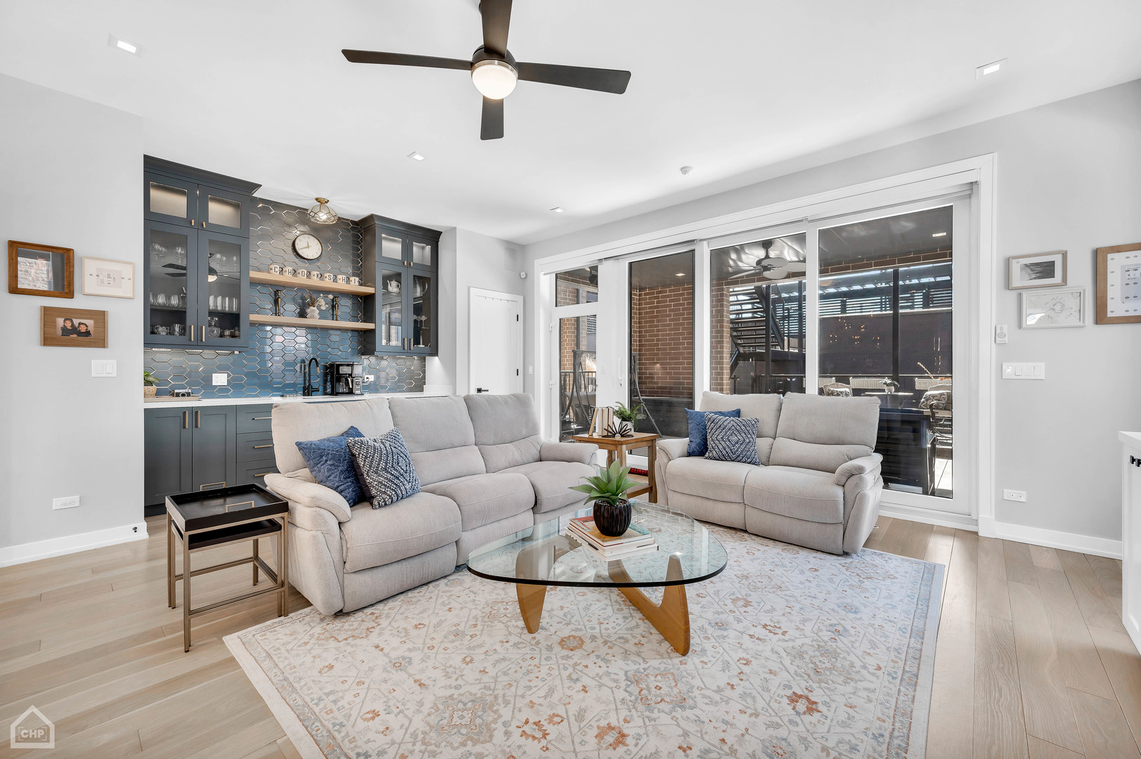 2127 N Racine Avenue Unit: 2