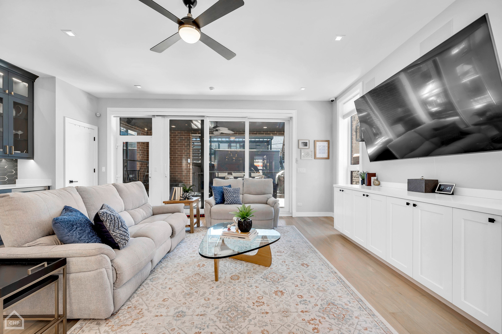 2127 N Racine Avenue Unit: 2