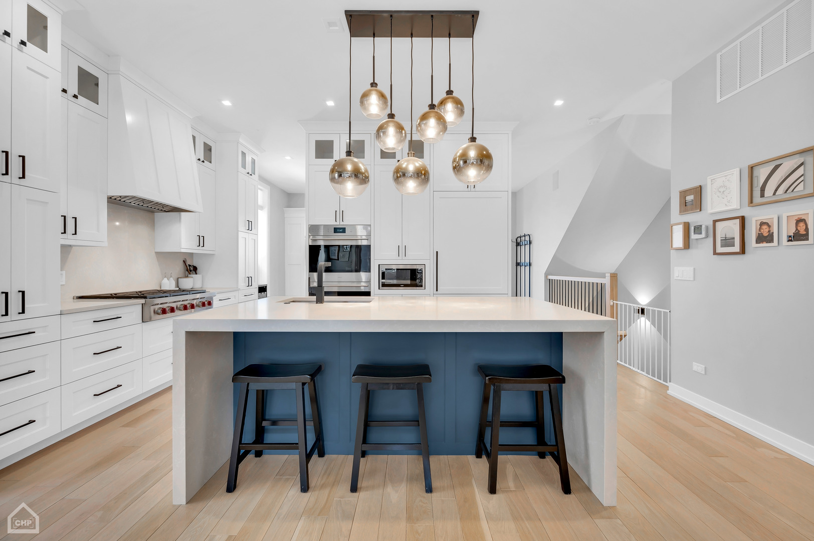 2127 N Racine Avenue Unit: 2