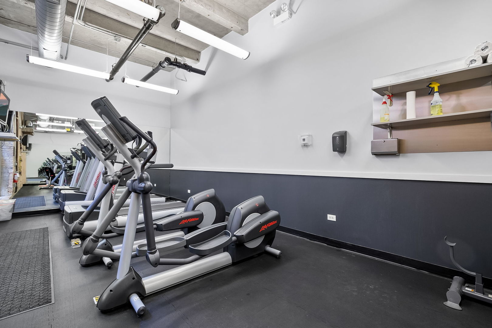 1735 N Paulina Street Unit: 201