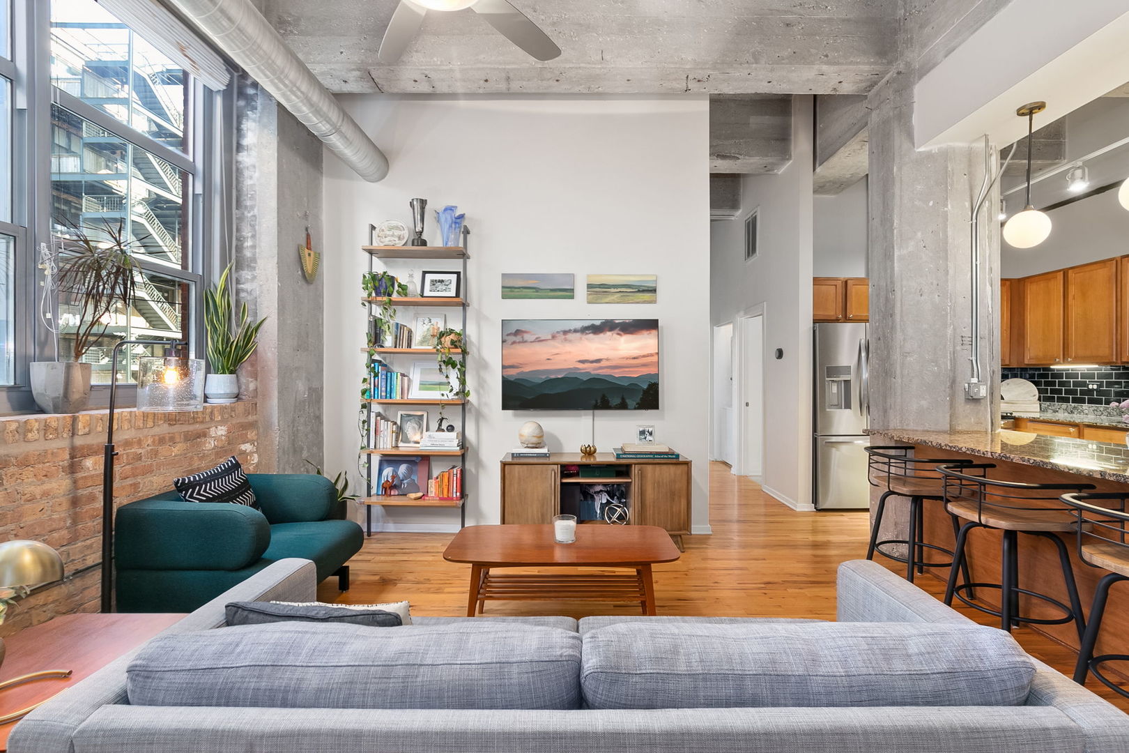 1735 N Paulina Street Unit: 201