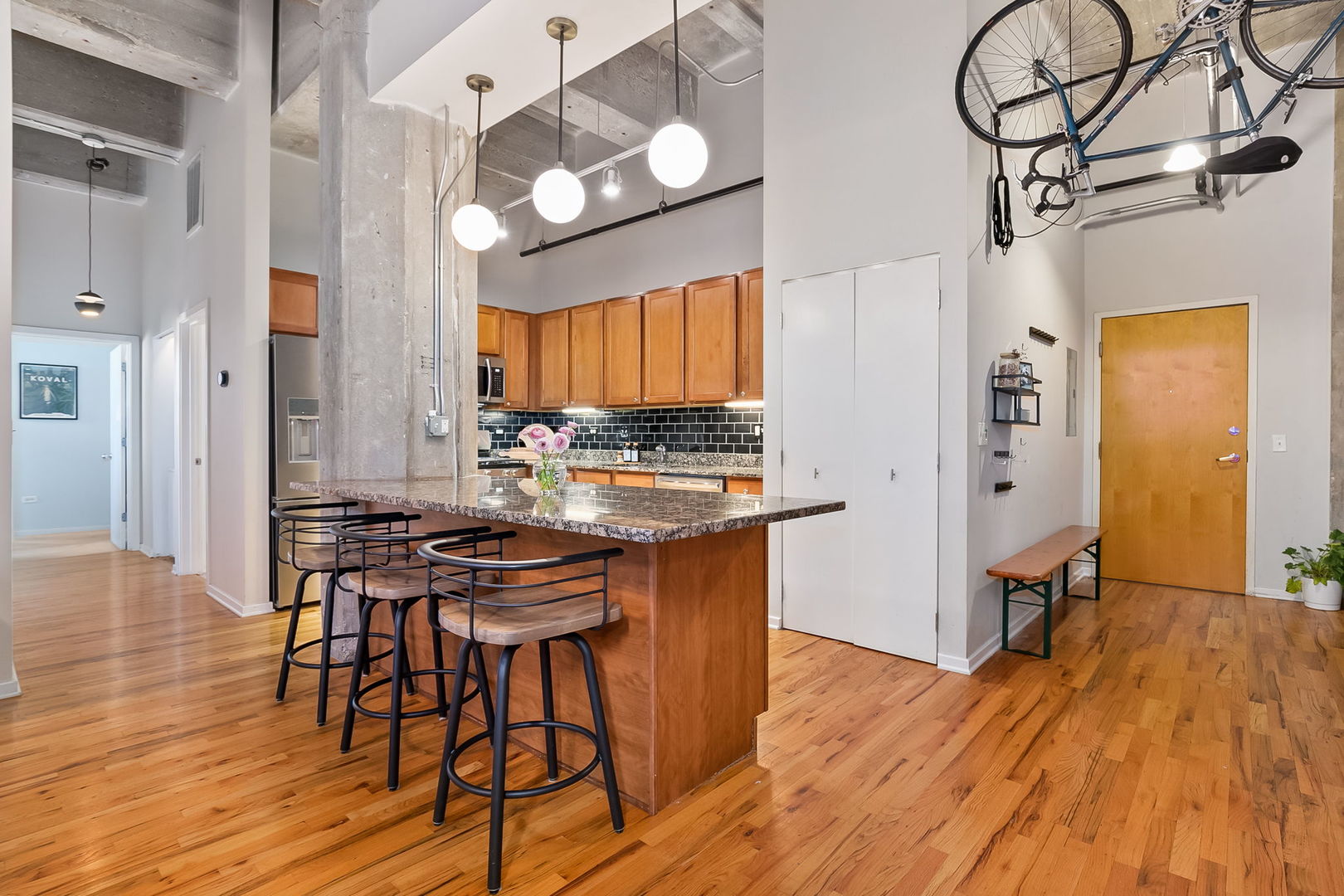 1735 N Paulina Street Unit: 201