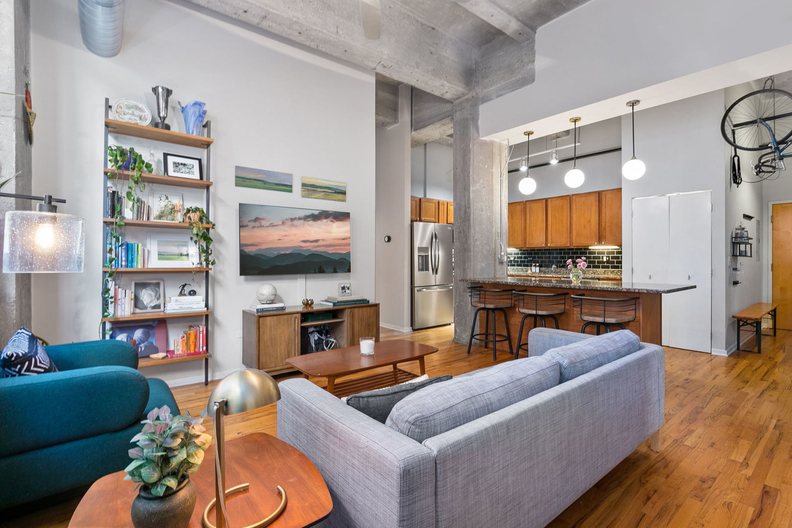 1735 N Paulina Street Unit: 201