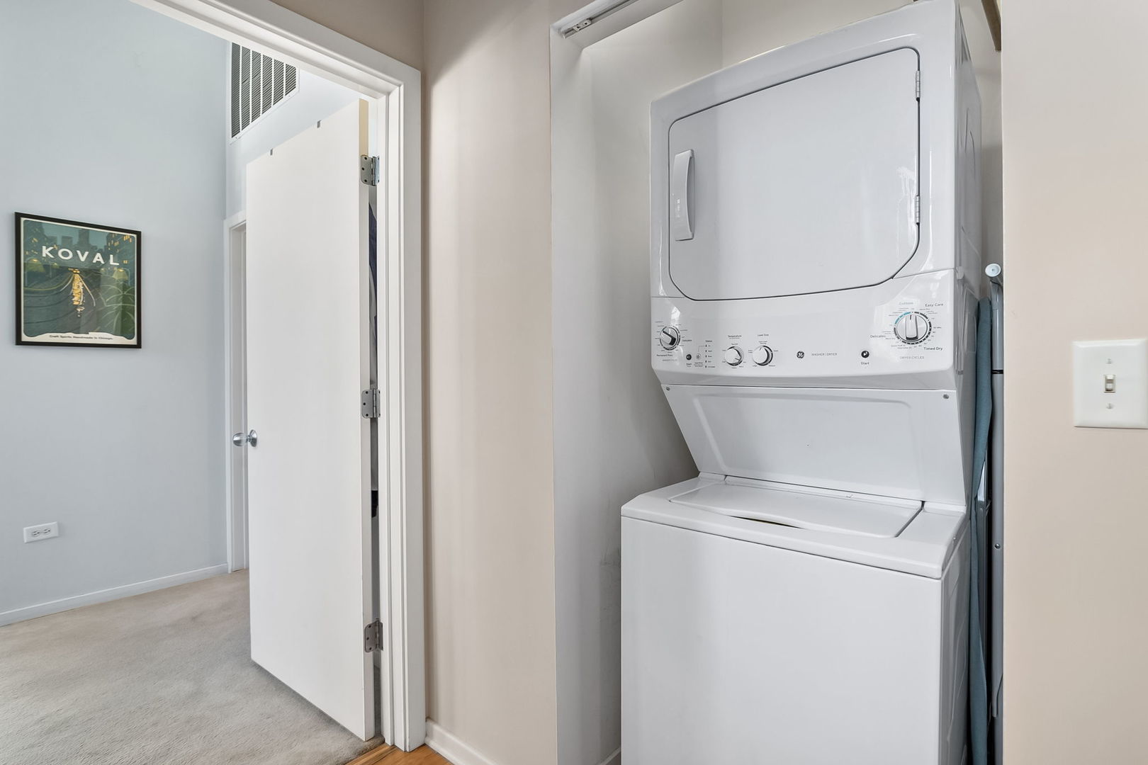 1735 N Paulina Street Unit: 201