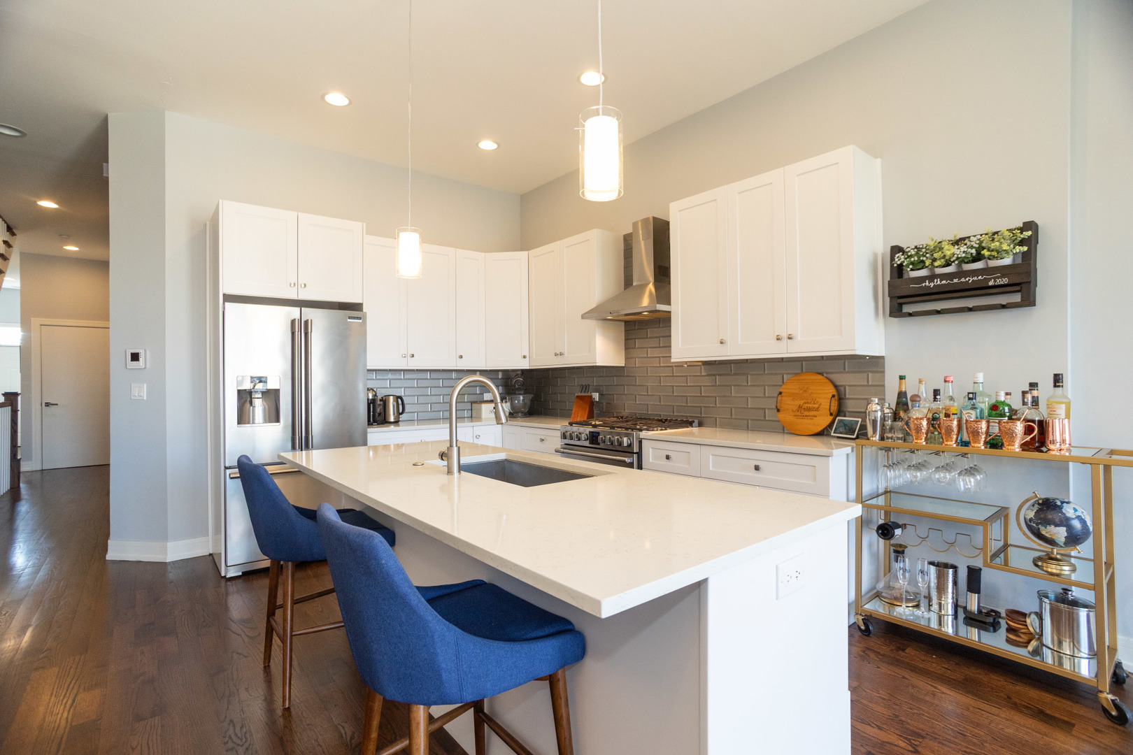 1532 N Artesian Avenue Unit: 3