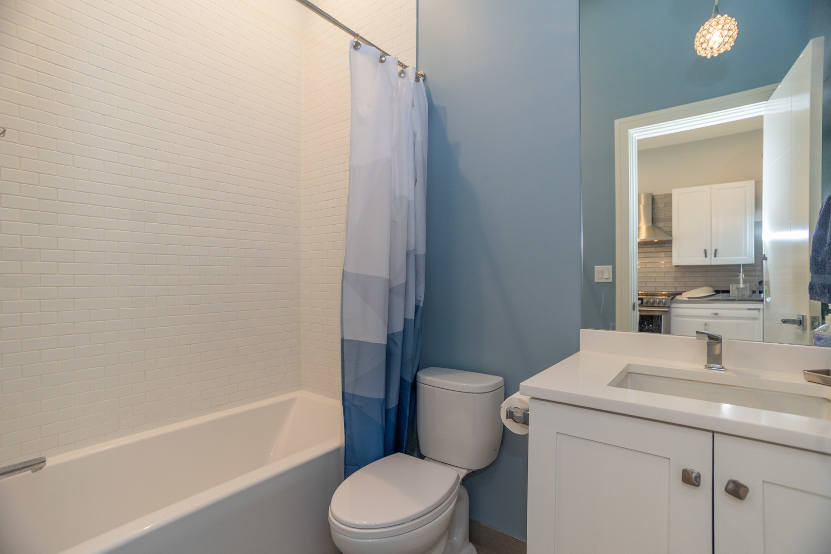 1532 N Artesian Avenue Unit: 3