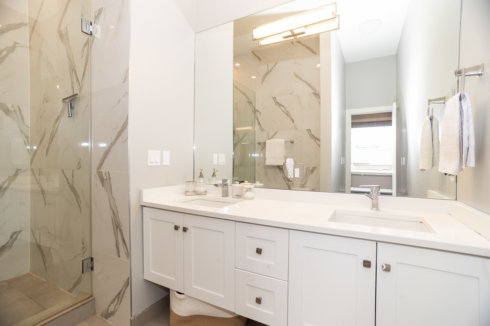 1532 N Artesian Avenue Unit: 3