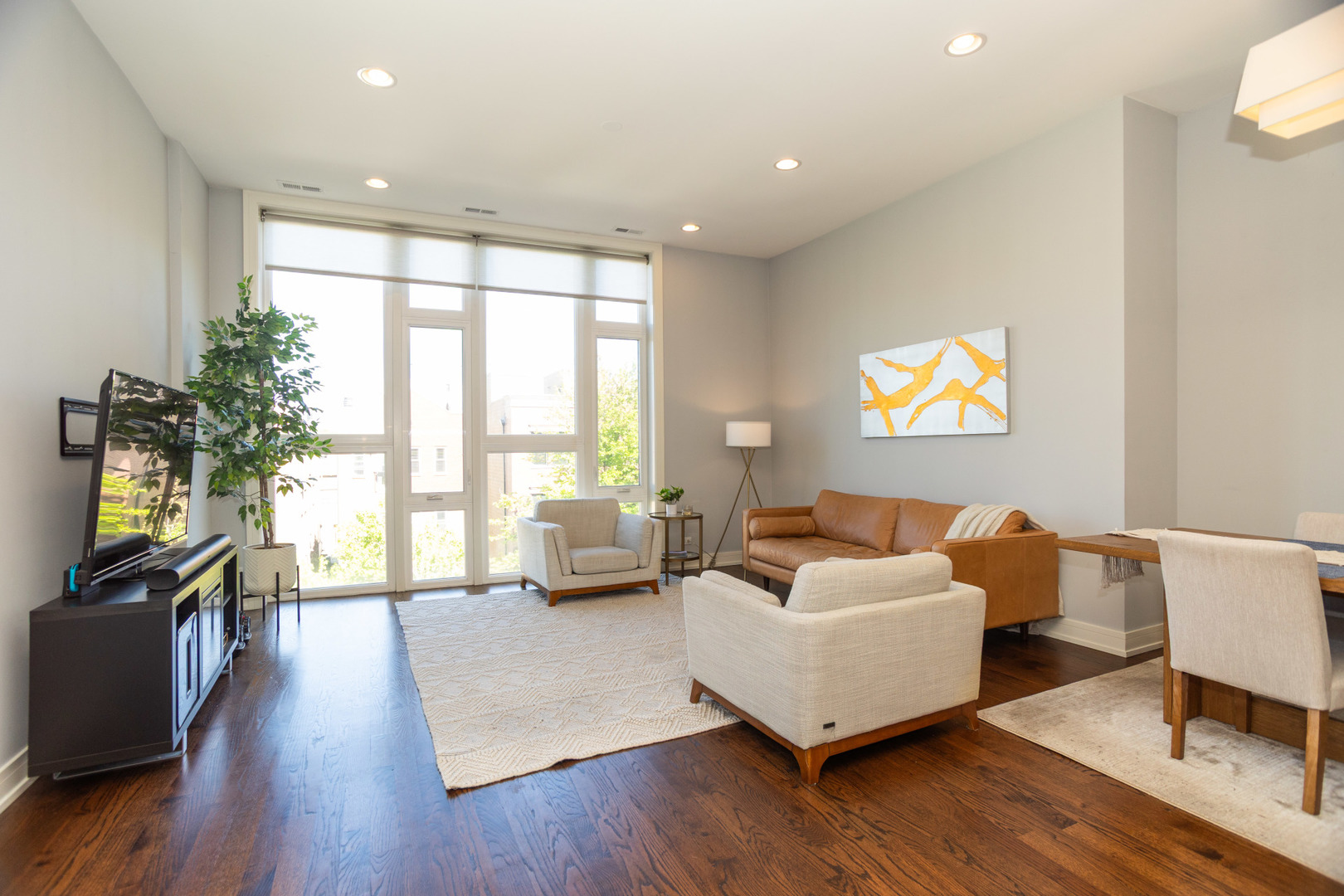 1532 N Artesian Avenue Unit: 3