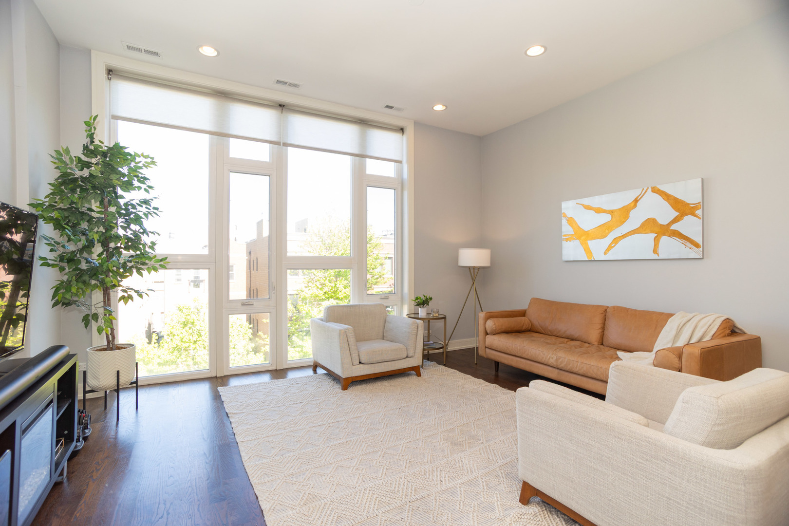 1532 N Artesian Avenue Unit: 3