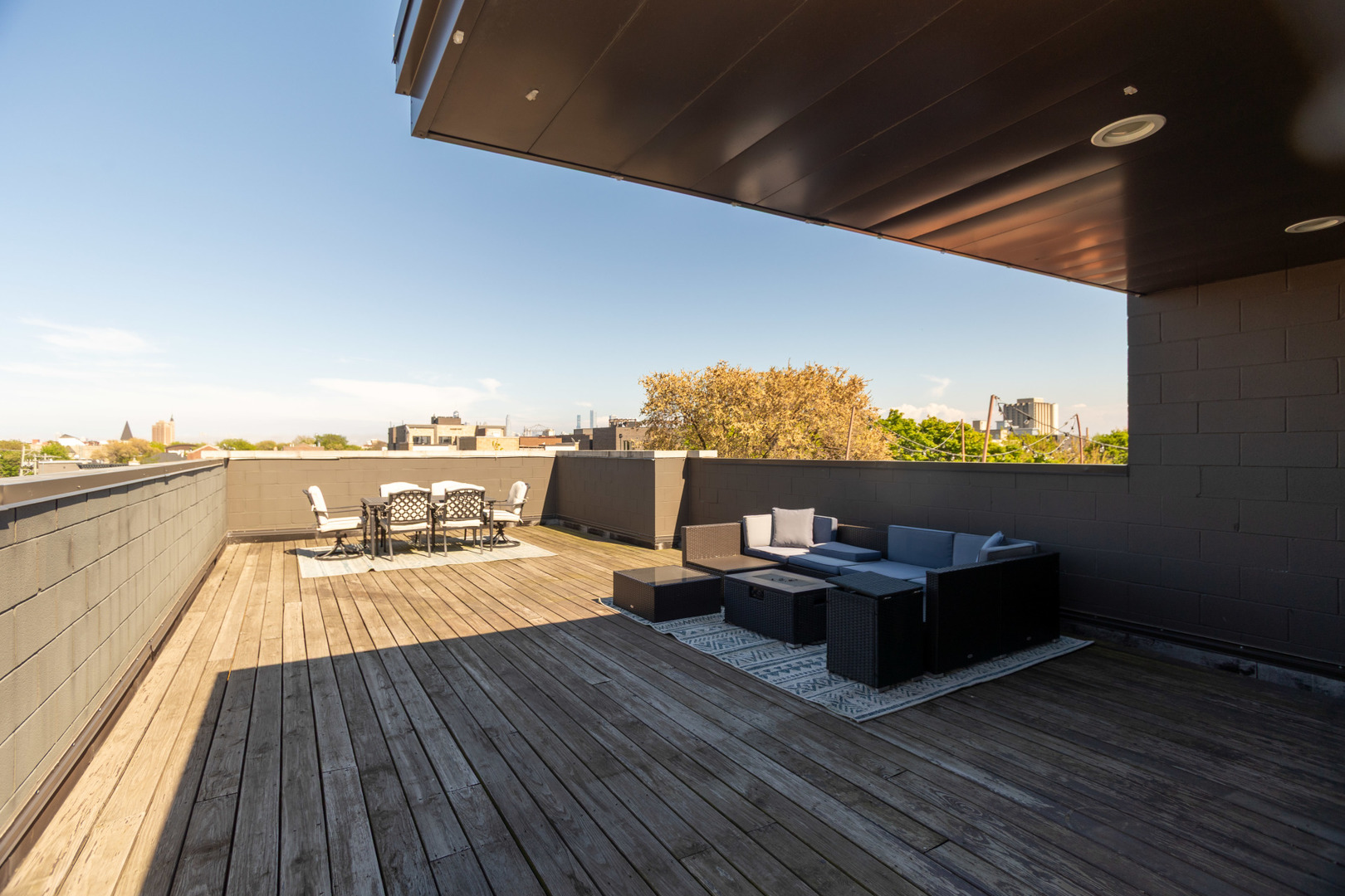 1532 N Artesian Avenue Unit: 3