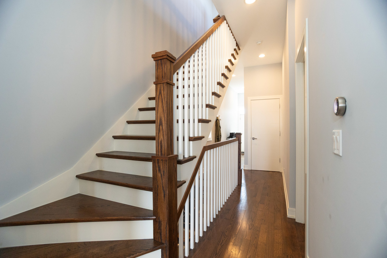 1532 N Artesian Avenue Unit: 3