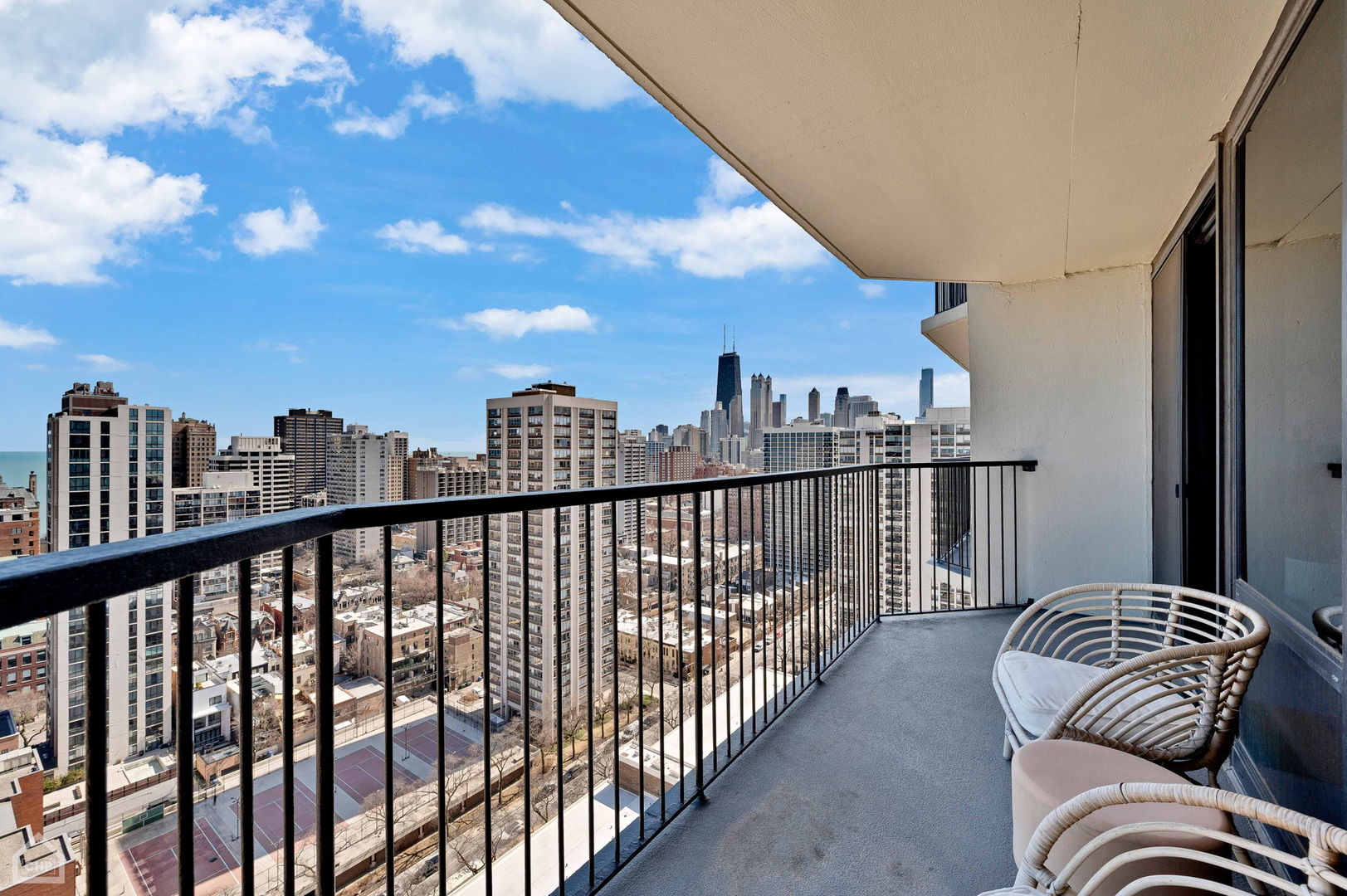 1560 N Sandburg Terrace Unit: 2810J