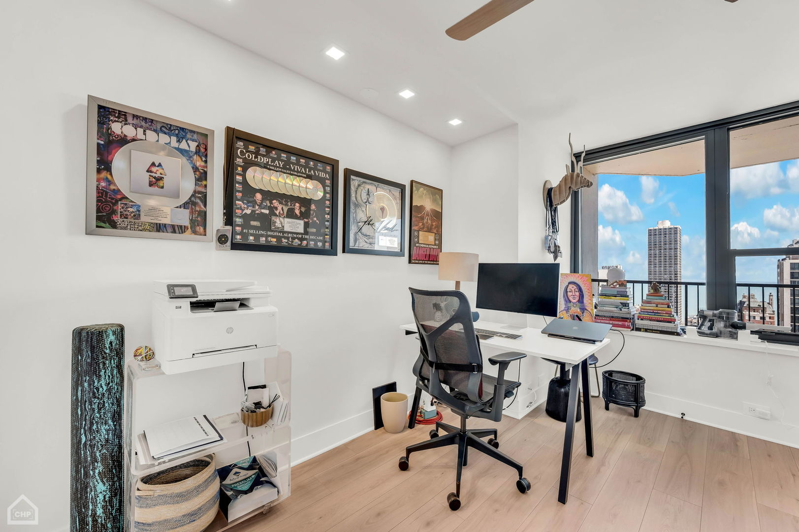 1560 N Sandburg Terrace Unit: 2810J
