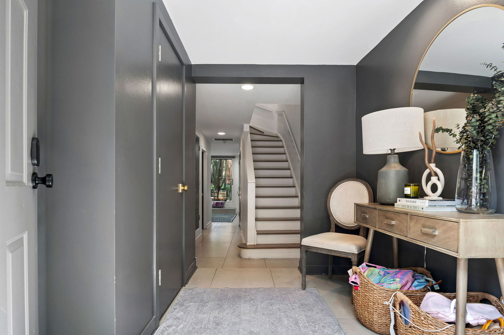 2675 N Greenview Avenue Unit: F