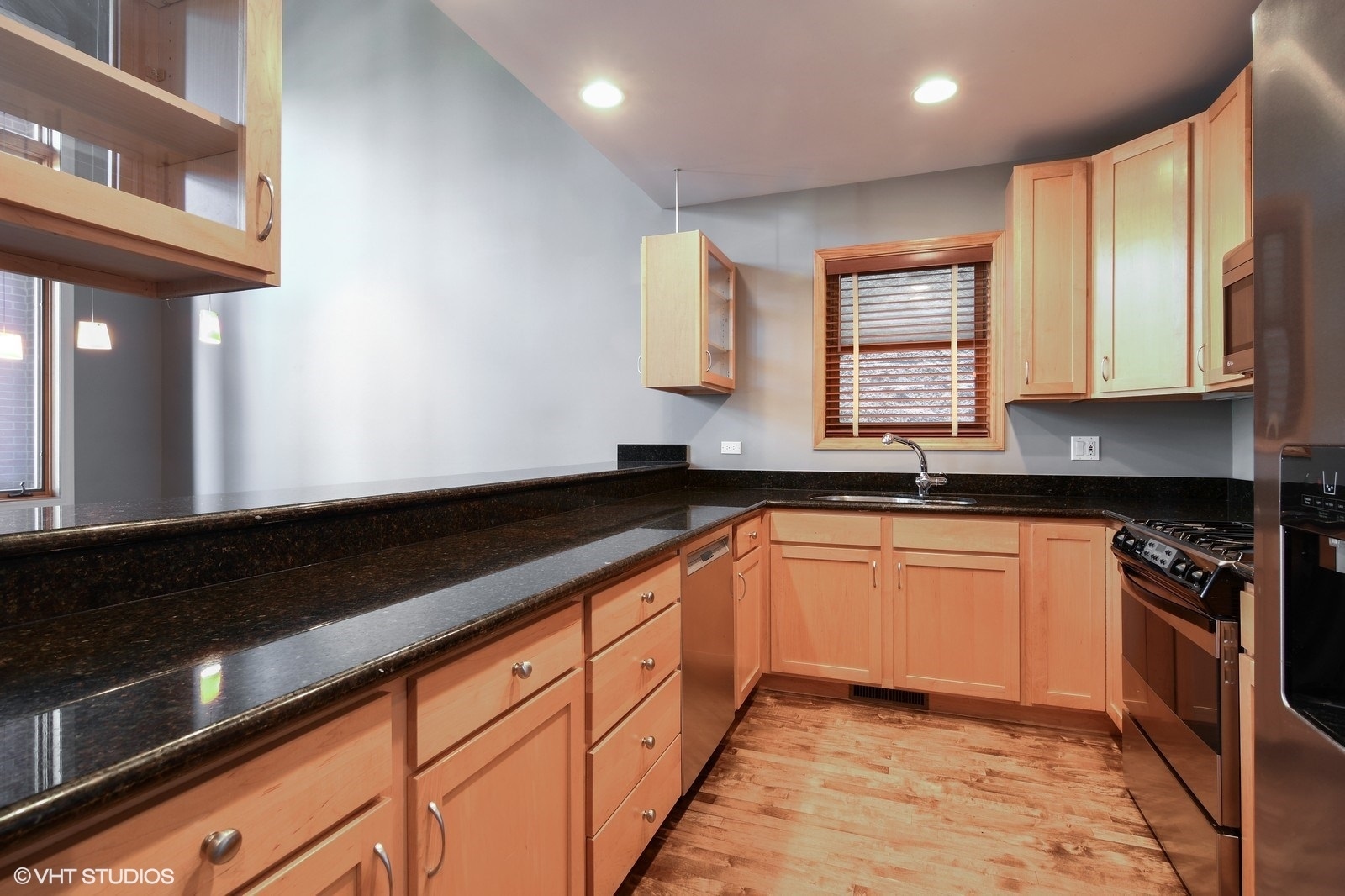 2152 N Racine Avenue Unit: 2