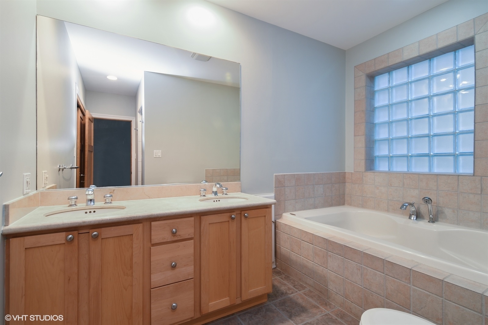 2152 N Racine Avenue Unit: 2