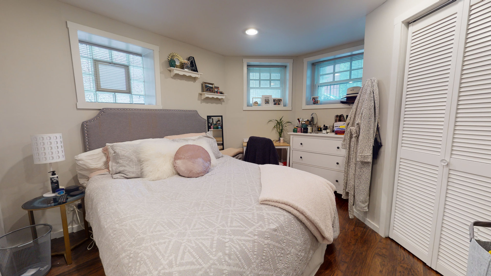718 W Oakdale Avenue Unit: G