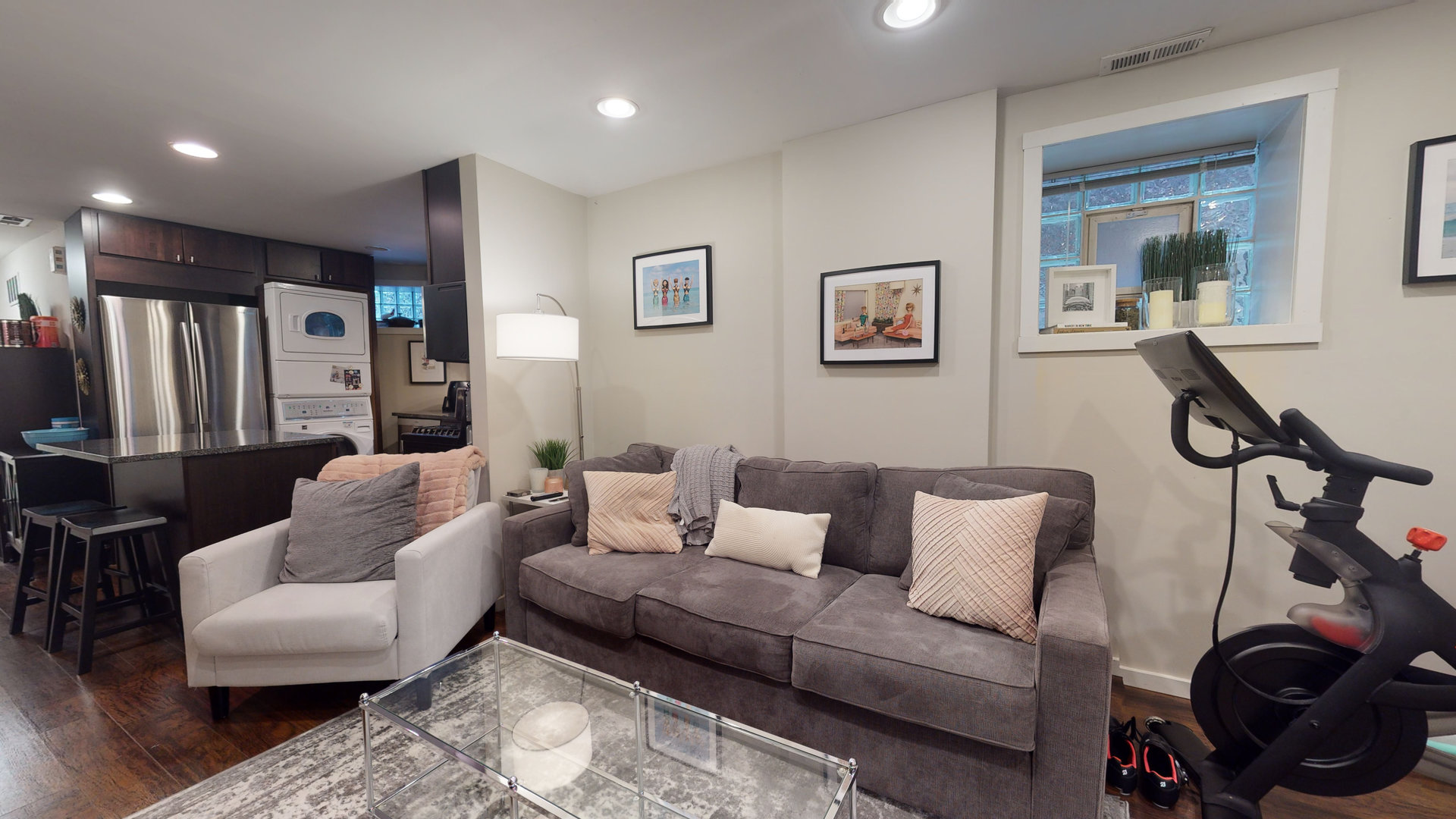 718 W Oakdale Avenue Unit: G