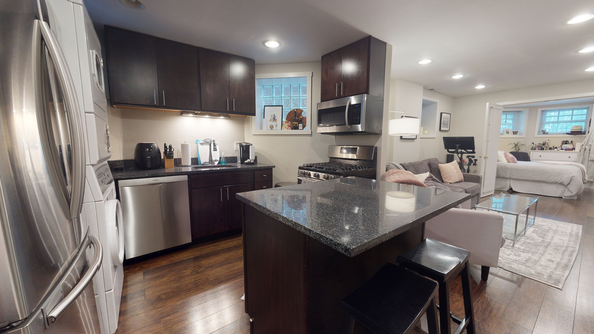 718 W Oakdale Avenue Unit: G